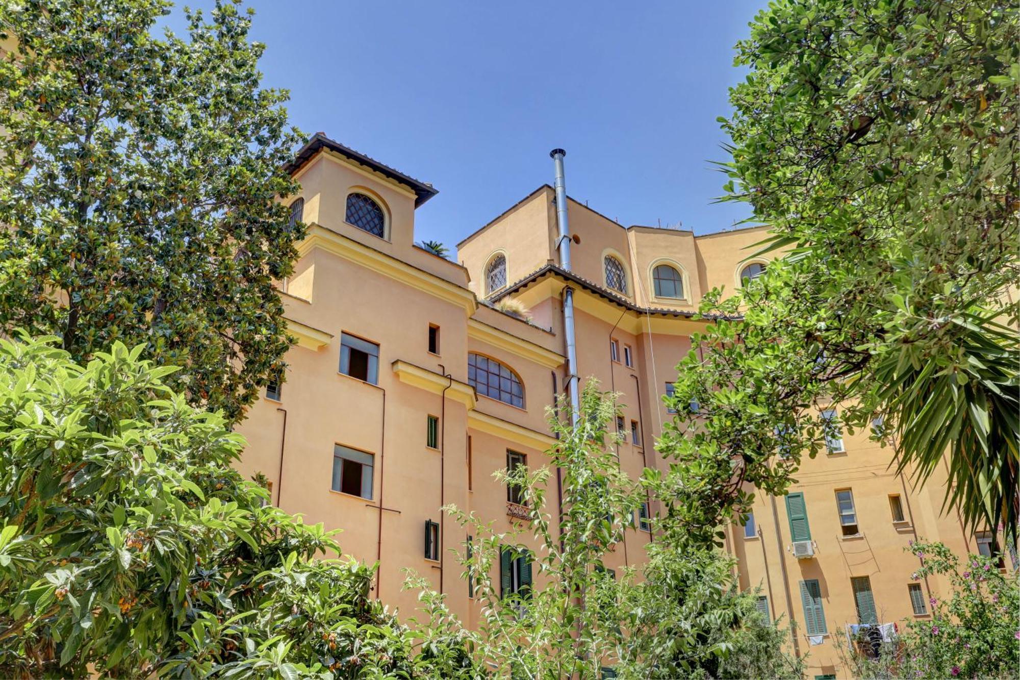 Apartment Vatican Doria 64 - And